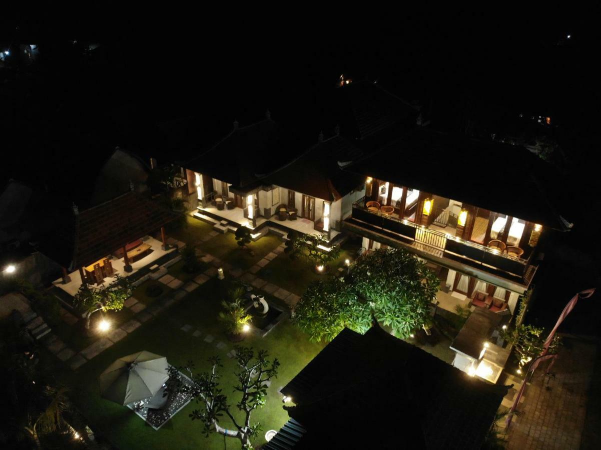 The Kanha Palace Batununggul Экстерьер фото